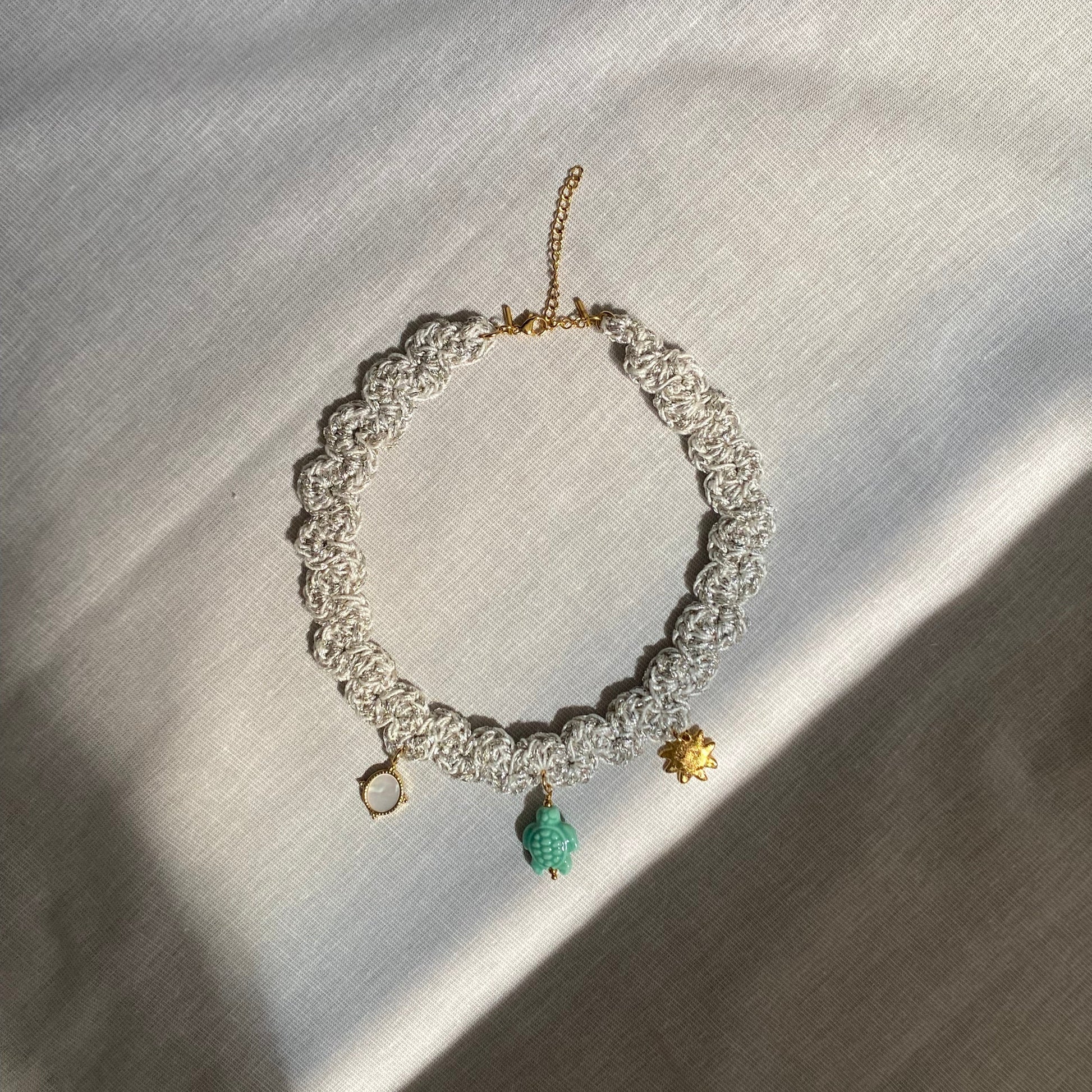 Collier Pagos